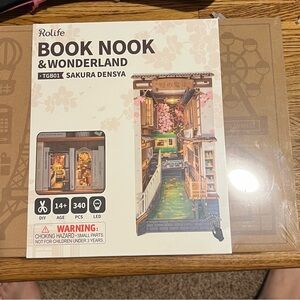 Rolife Sakura Densya Book Nook Kit